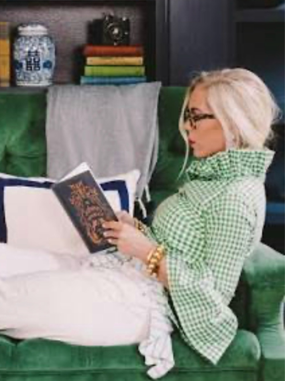 Elizabeth Wilson Green & White Gingham Ruffle-Neck Blouse Medium Top
